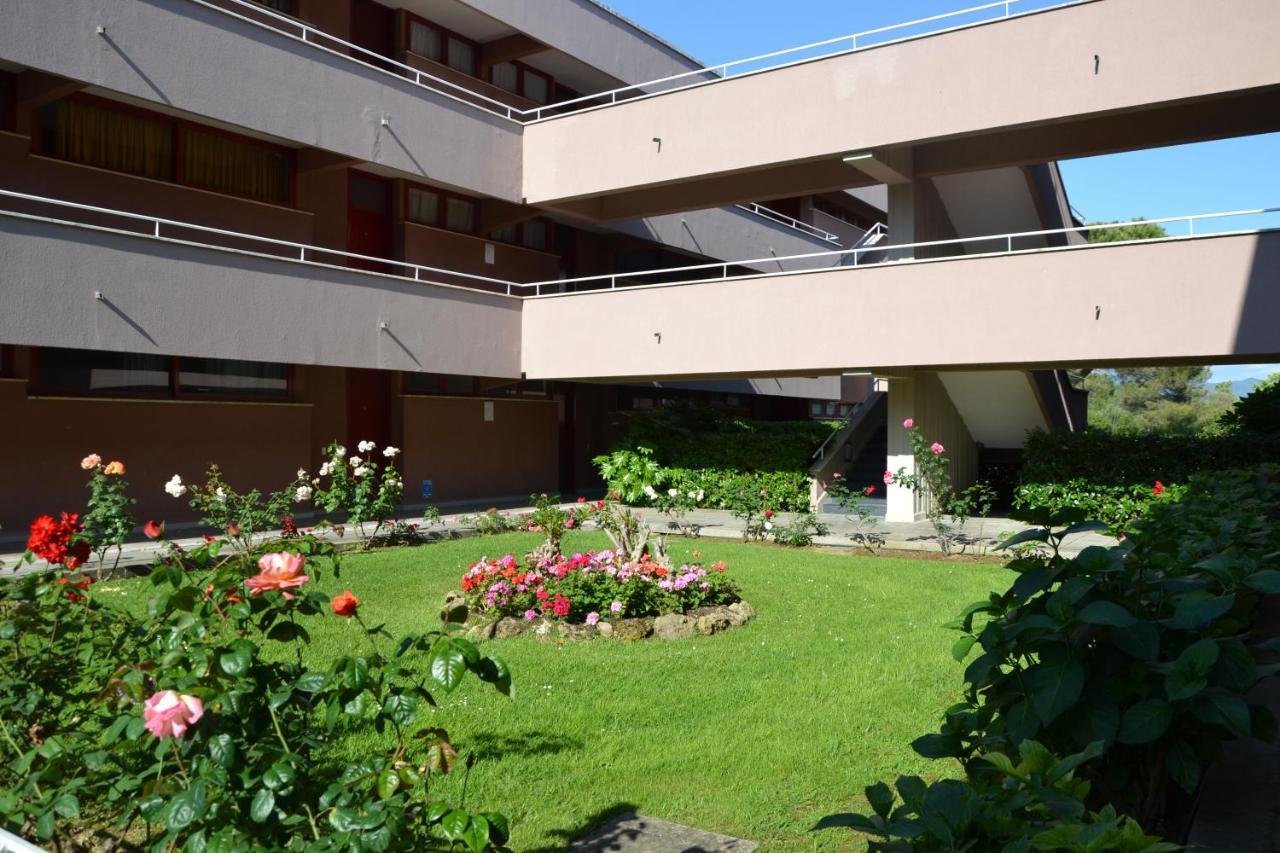 Apartments Via Dei Platani Marina Di Bibbona Eksteriør bilde