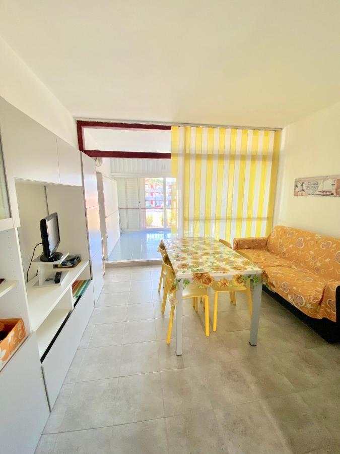 Apartments Via Dei Platani Marina Di Bibbona Eksteriør bilde